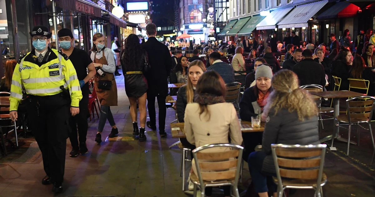 Keir Starmer blasts 15 Tory Covid U-turns - and says pub curfew should be next
