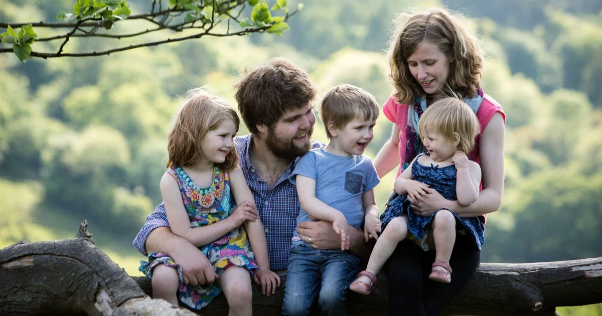 Mum and kids, 4, 6 and 8, killed in crash were going to new home as theirs 'burned down'