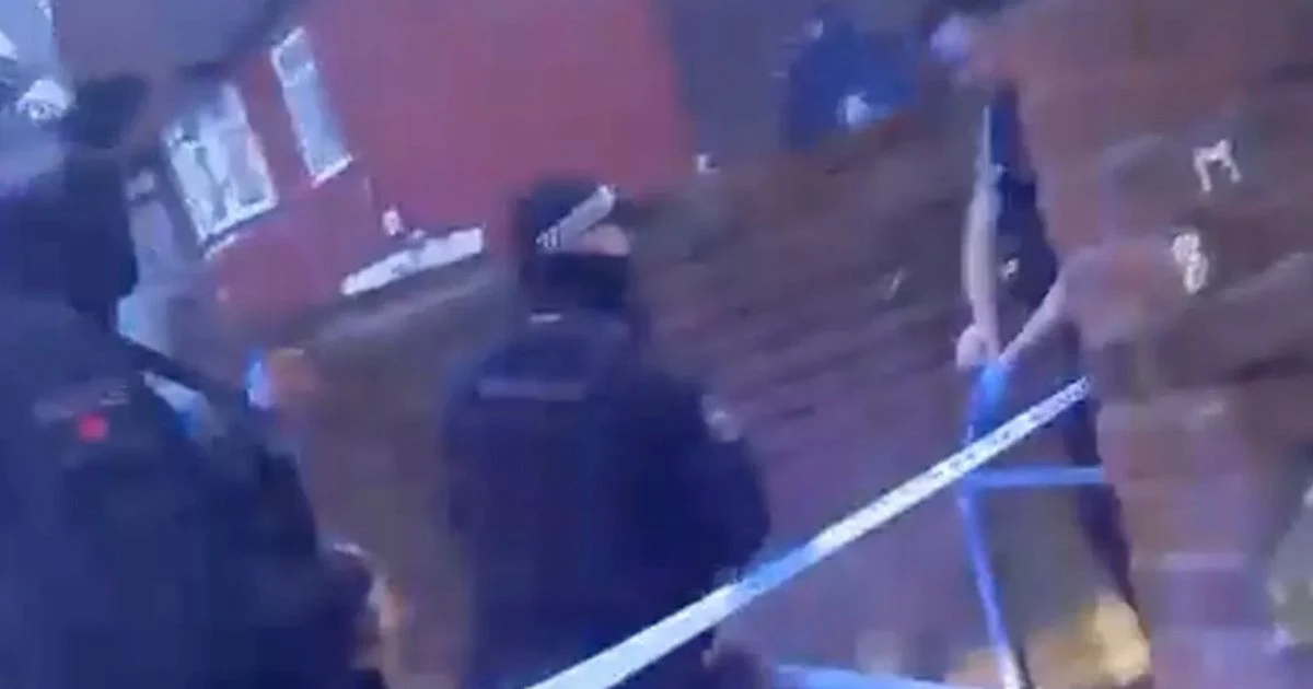 LiveBREAKING: Cheetham Hill LIVE: Teen boy 'stabbed in alleyway' as armed police rush to incident