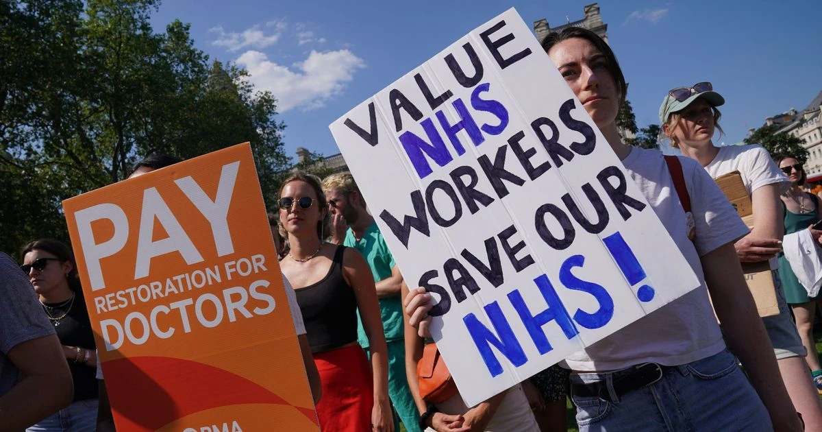 opinionKEVIN MAGUIRE: 'Doctors must think before downing stethoscopes - strike would be self harm'