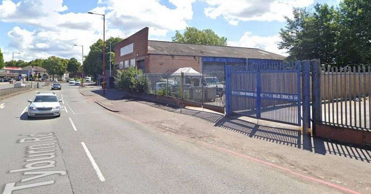 Drive in UK food court in 'last exit' car park off busy main road is 'heaven for food lovers'