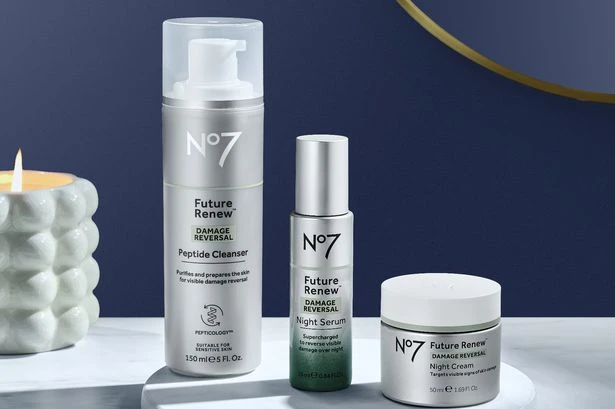 £10 off when you spend £20 on No7 at Boots with this great offer