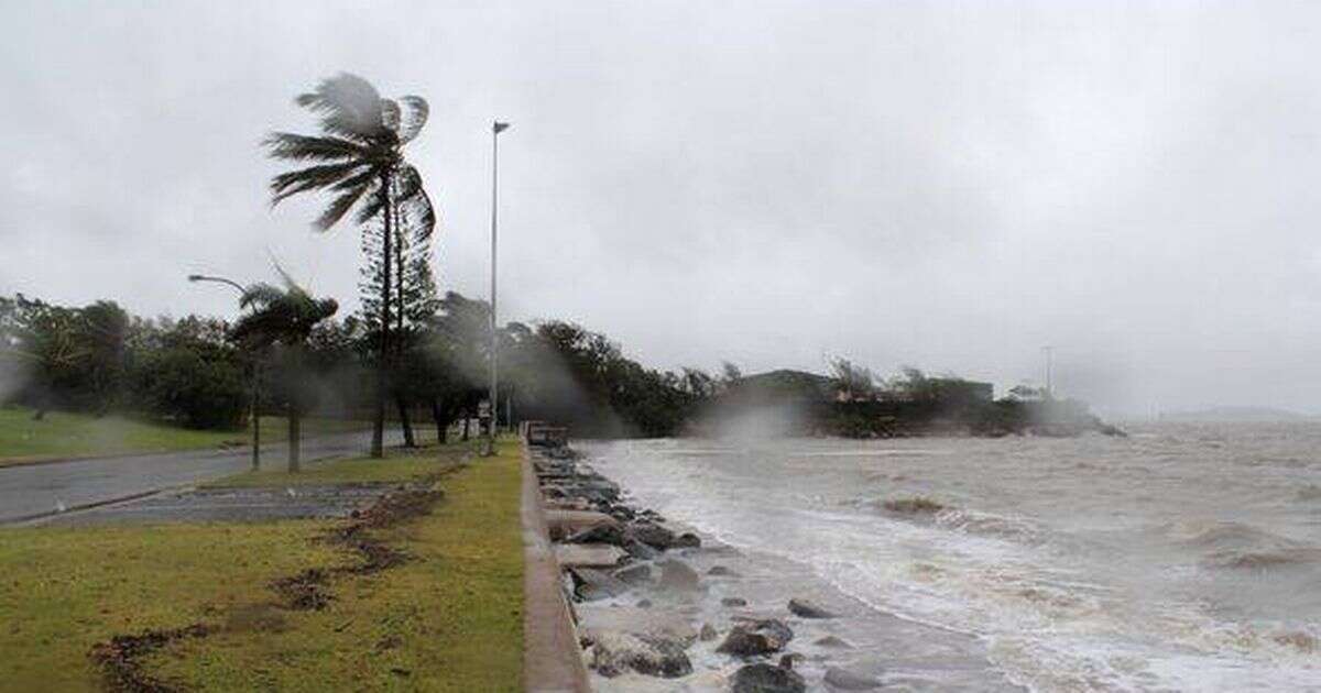 Foreign Office warning for Brits abroad as cyclone tumbles toward Australia