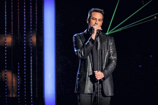 90s pop star warns celebs 'be very afraid' he promises to 'expose all' in book