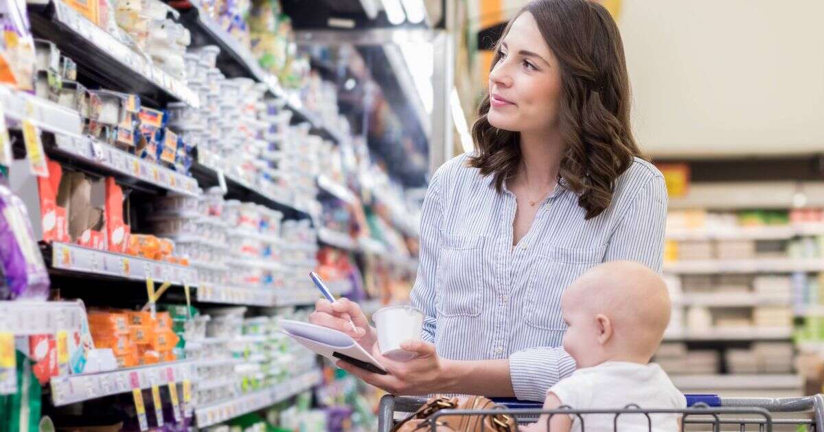 Major UK supermarket chain with 2,500 shops closes key store in blow to shoppers