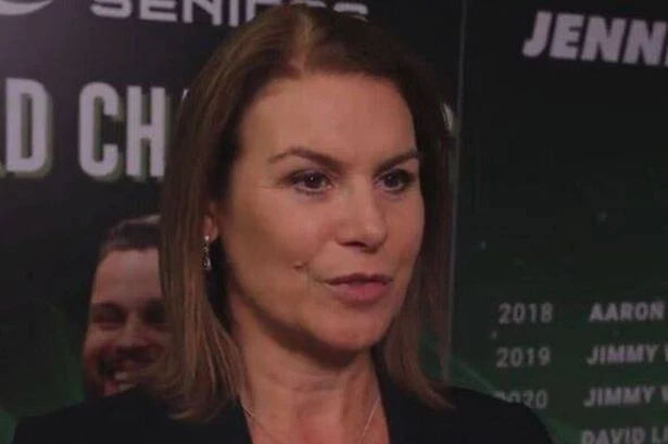 Michaela Tabb shows her true colours after officiating last ever frame at The Crucible
