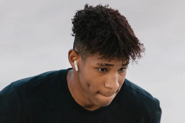 JBL wireless earphones with 'great sound quality' almost half price with double discount