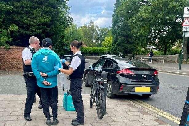 Police apologise to hungry customer after arresting Deliveroo rider