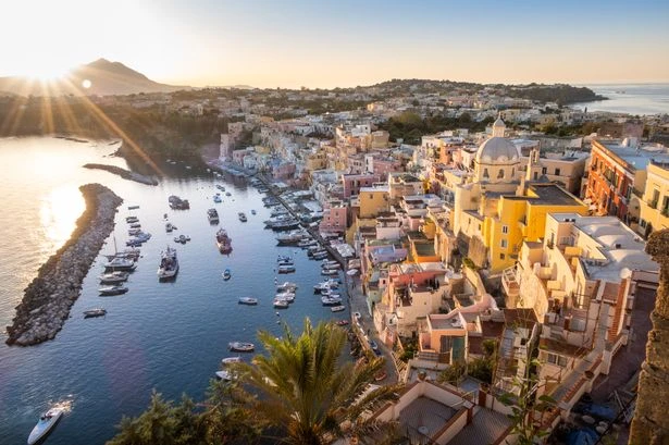 Tourists banned from Italian resorts by order of mayor