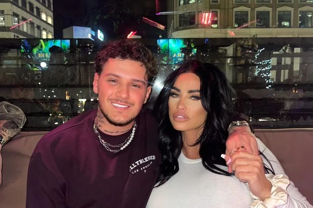 Katie Price 'wants to dump boyfriend JJ Slater' in birthday gift to herself