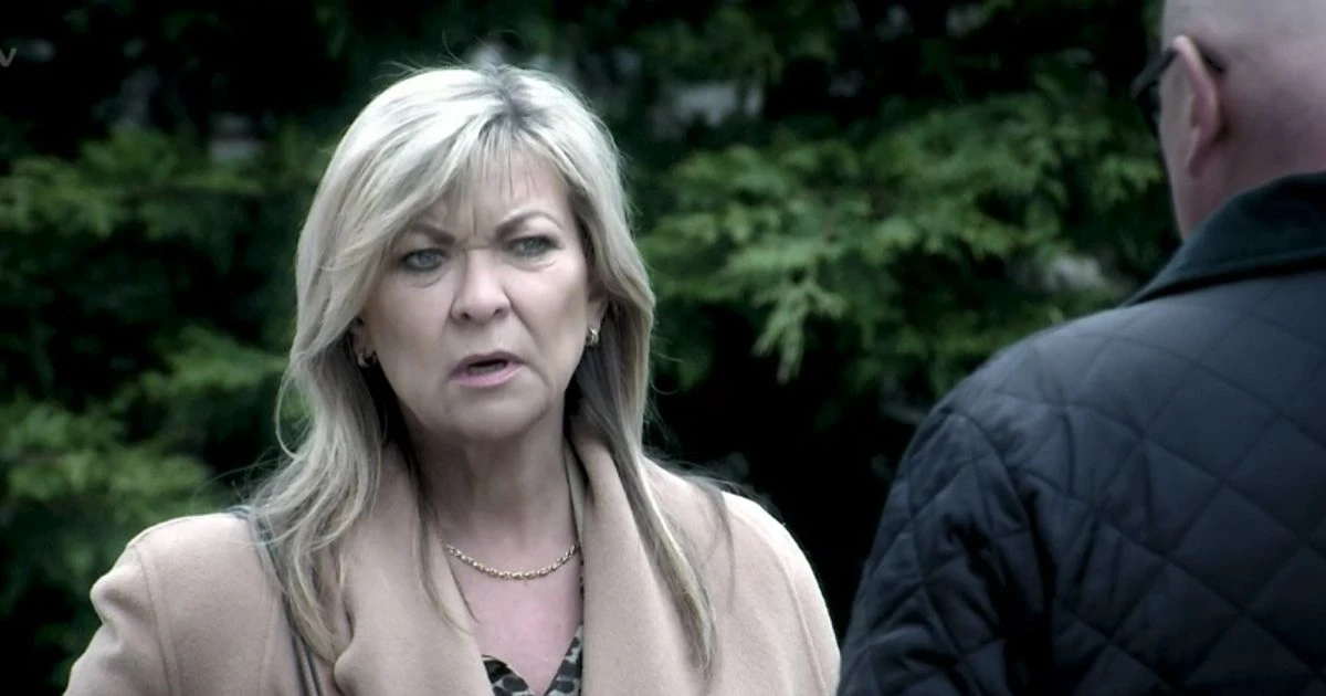 Emmerdale fans compare flashback scenes to Dynasty as they fear Kim has drugged Jamie