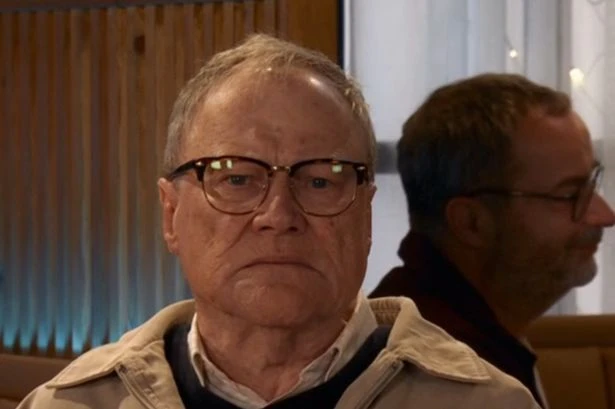 Coronation Street Roy's health issue 'unveiled' after back pain and it's devastating