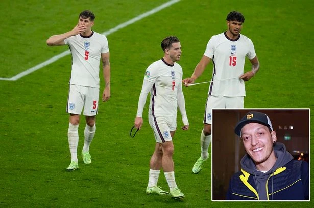 Mesut Ozil mocks England after woeful Scotland draw with ruthless tweet