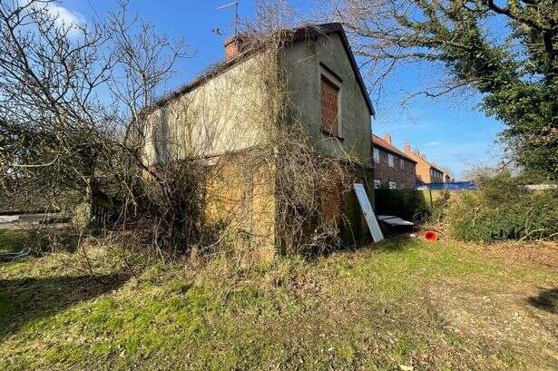 UK house of horrors with 'keep out' warnings in 'blood' paint goes to auction