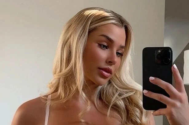 Glam footballer Madelene Wright shares steaming hot bath feet pic after 'spider attack'