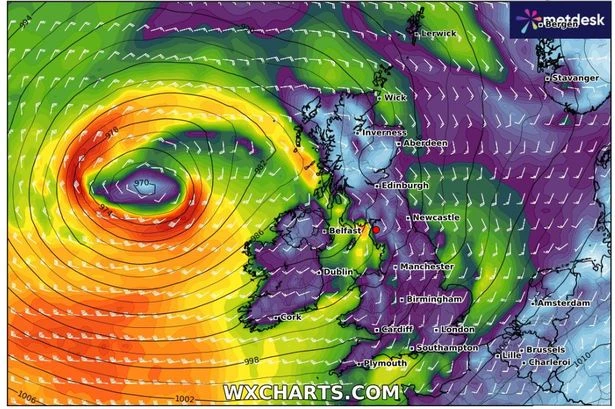 UK weather maps show weekend washout as brutal storm barrels in with gales and torrential rain