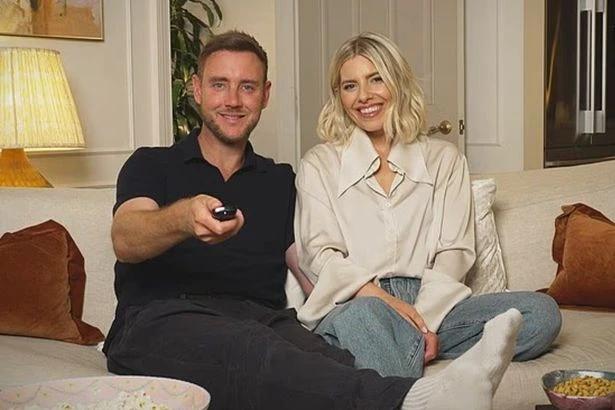 Iconic music star lands Celebrity Gogglebox stint with sporting husband