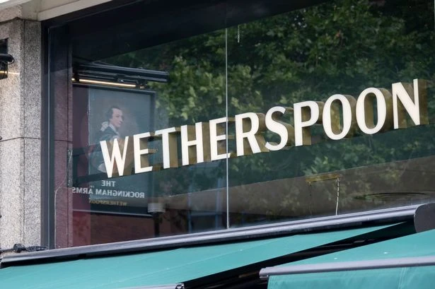 Wetherspoon pubs go to war with customers who listen to music without headphones