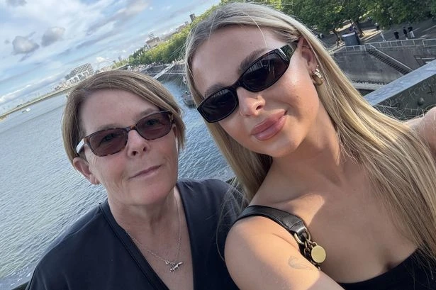 Holiday-maker fined £129 by Ryanair after claiming bag checker was 'tilted'