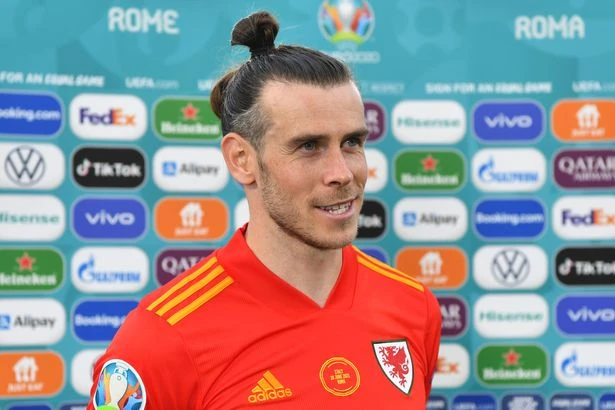 Tottenham fans make Jose Mourinho point as Gareth Bale plays three times for Wales