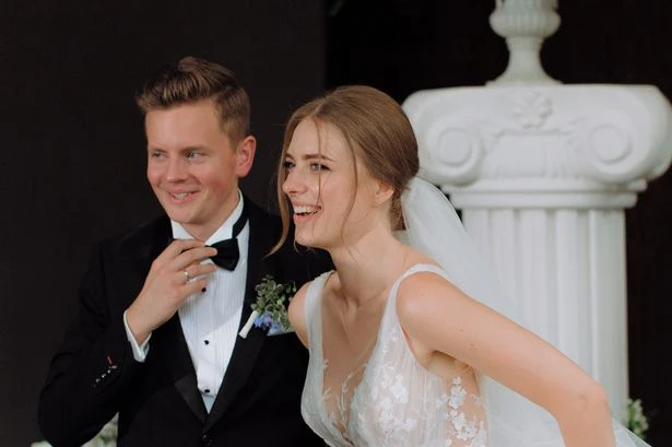 Brides ditching makeup on wedding day as grooms go mad for eyeliner and blusher