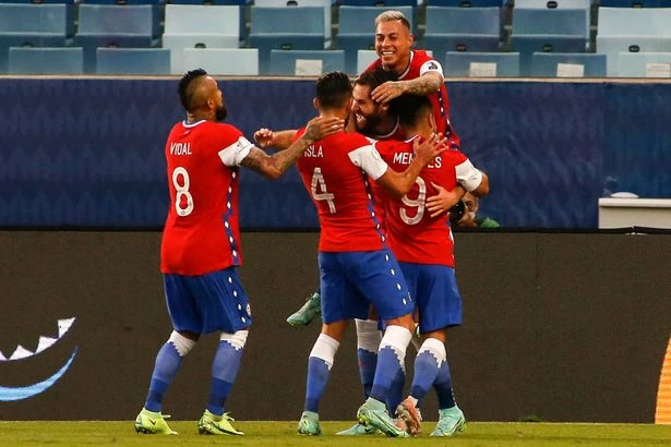 Chile stars to be fined after breaking protocol by inviting barber to team hotel