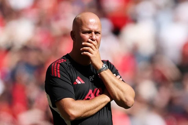 Arne Slot's message to his Liverpool stars more poignant after Diogo Jota tribute booed