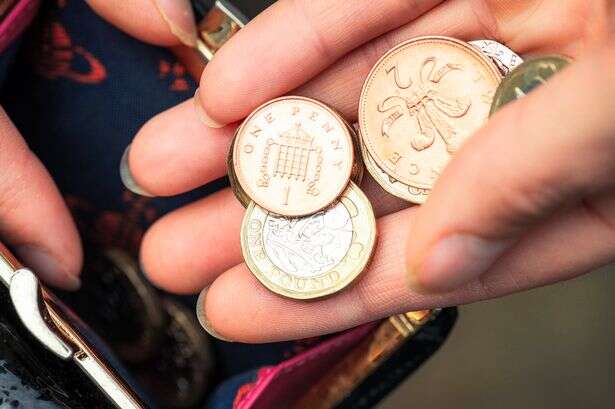 Check your wallets for misprinted £1 and £2 coins worth £600