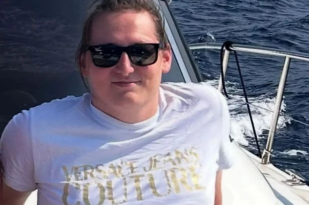 Mum of missing Brit backpacker, 25, issues urgent message after his phone 'went dead'