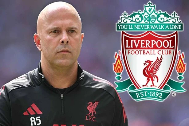 Jamie Carragher 'nervous' about Arne Slot's problem after Liverpool's Community Shield defeat