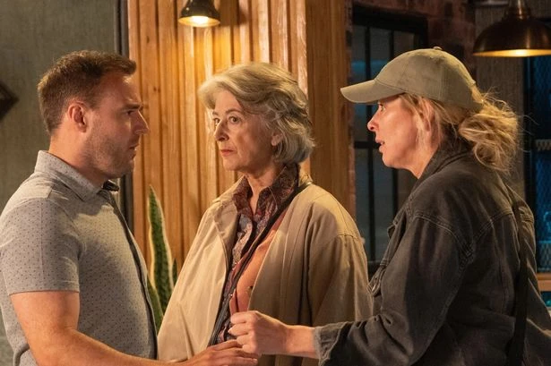 Coronation Street icon reveals 'problems' on set as they make shock retirement admission