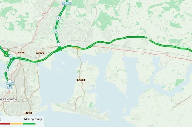 Traffic chaos as major road closed in both directions after tarmac truck 'breaks down'