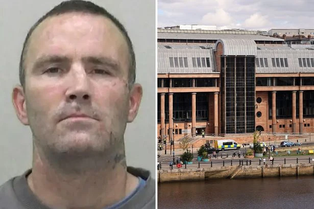 Bloke stabbed with steak knife after threesome turns into violent robbery