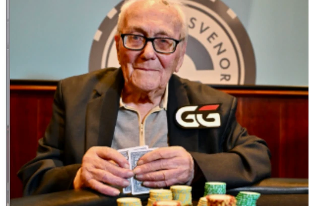Texas old'em -  100-year-old reckons that playing cards is what allowed him to remain sharp
