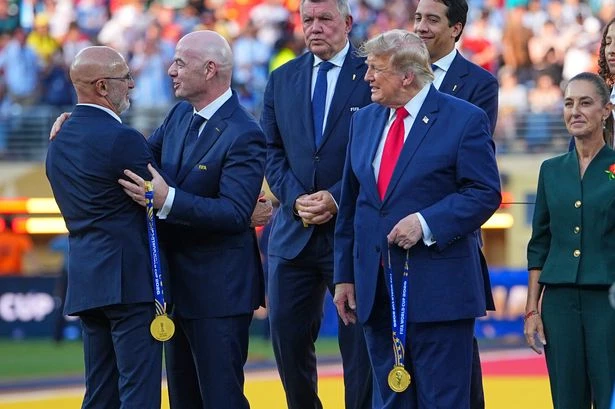 Donald Trump 'constantly smells like urine and doesn't have much longer left'