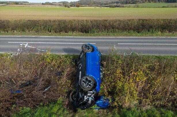 Abandoned car in hedge 'unlikely tourist attraction' with 5 star reviews that's dubbed 'a treat'