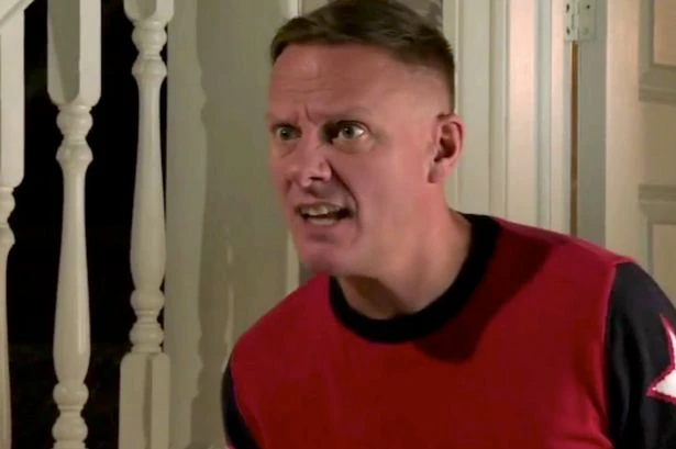 Coronation Street fans speechless as they learn Sean Tully star’s mum is soap co-star
