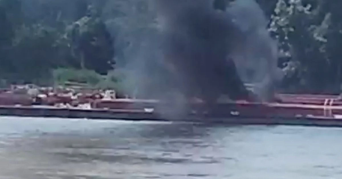 LiveMississippi River helicopter crash LIVE: Aircraft smashes into barge in fireball