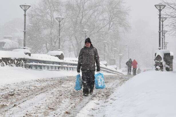 Brits braced for freezing temperatures as '10cm-per-hour blizzard' approaches UK