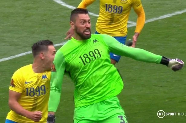 Torquay goalkeeper scores 95th minute equaliser to take play-off final to extra time