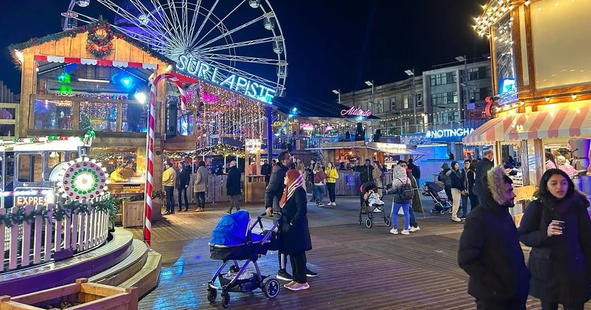 Mum in tears after stranger hands her £100 and handwritten note at Winter Wonderland