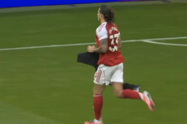 Premier League's towel rules as Arsenal's Riccardo Calafiori told off by referee