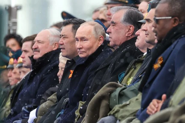 Putin issues major decree as thousands boost army numbers raising WW3 fears