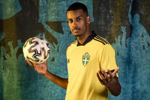 Arsenal 'willing to meet' Sweden star Alexander Isak's £59m release clause this summer