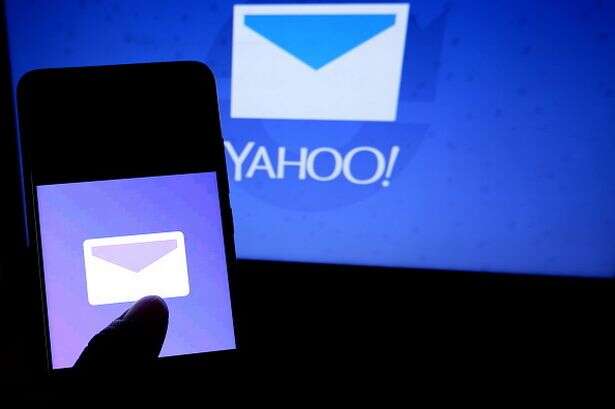 Yahoo Mail down worldwide as users rage over email app crashes