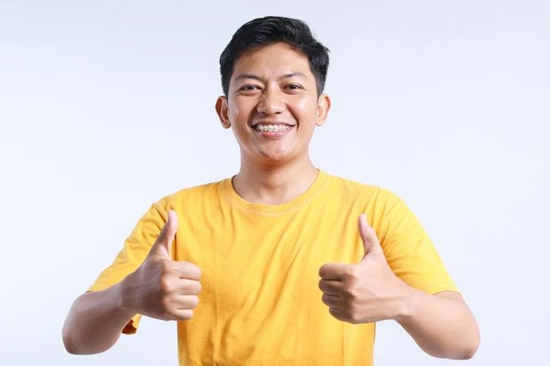 People with long thumbs also have large brains says boffins with long thumbs
