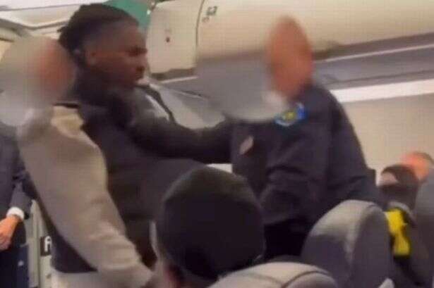 Former Hibernian star Stephane Omeonga removed from flight by cops on Christmas Day