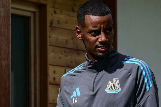 Newcastle respond to Alexander Isak's 'tearful goodbye' at training ground before transfer