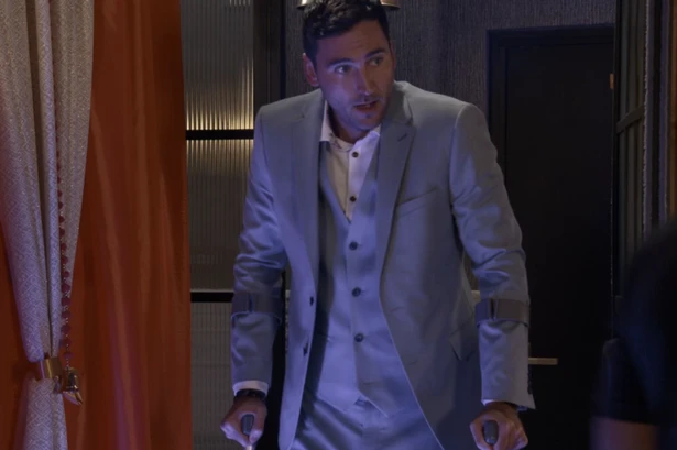 Coronation Street Kit actor's real life injury explained as fans confused by crutches
