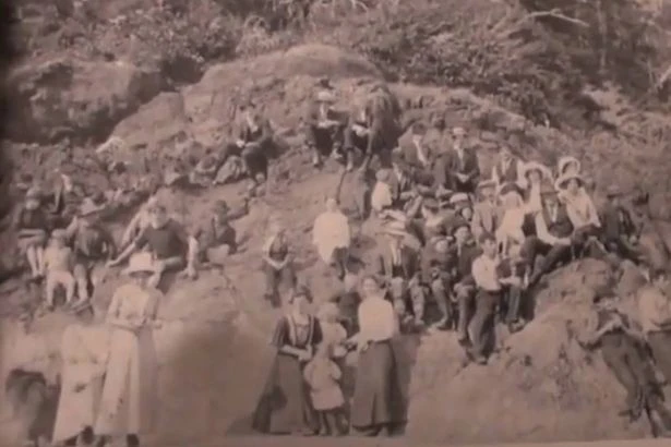 Picnic picture from 1917 convinces people time travel is real